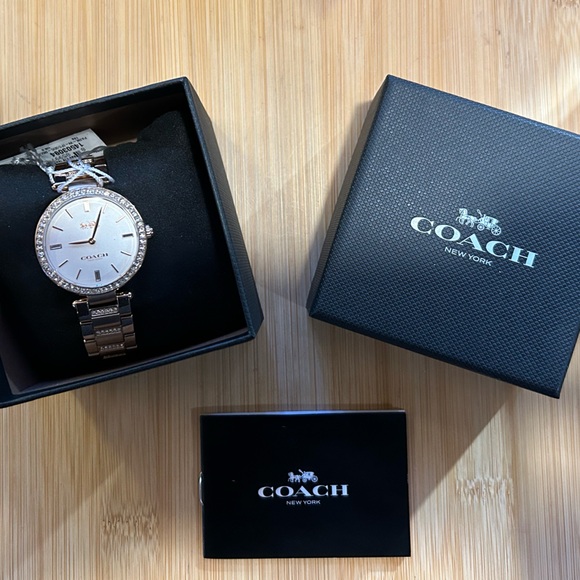 COACH PARK WATCH WITH 34mm OFF WHITE FACE & RoseGold Bracelet - Picture 7 of 8